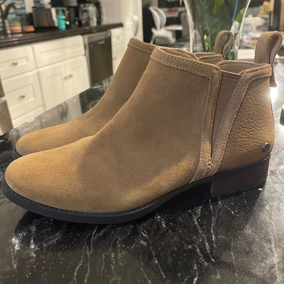 ugg mcclaire ankle boot
